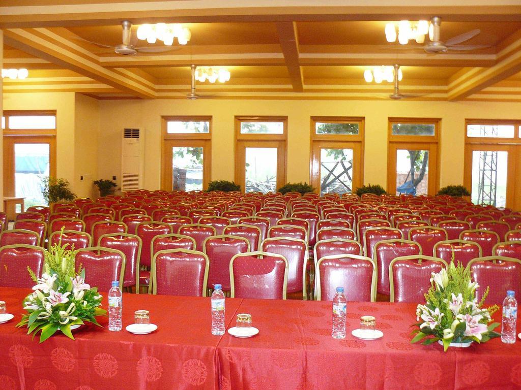 Lao Cai Galaxy Hotel Exteriör bild
